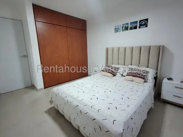 Iluminado Apartamento  venta  Los Naranjos Humboldt   27-2227 - 4
