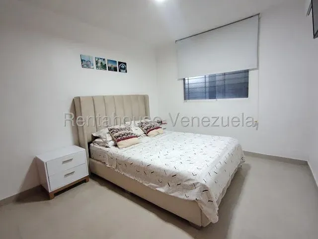 Iluminado Apartamento  venta  Los Naranjos Humboldt   27-2227 - 5