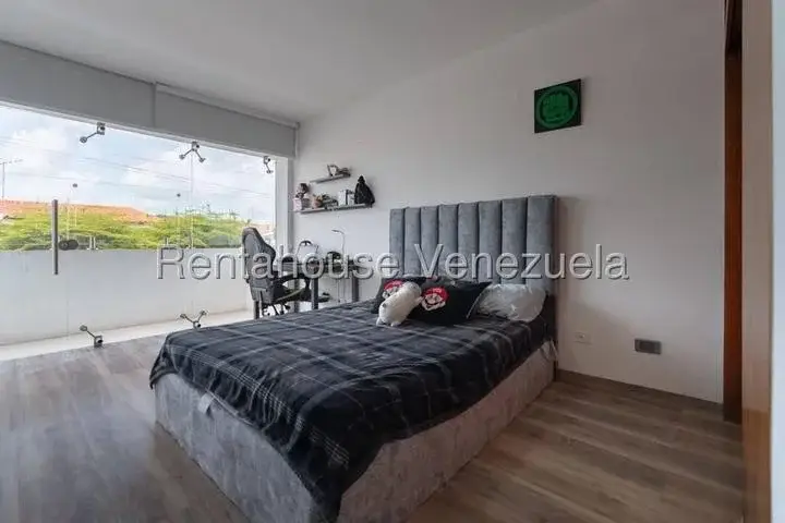 Grandiosa casa venta Colinas de Vista Alegre   27-2275