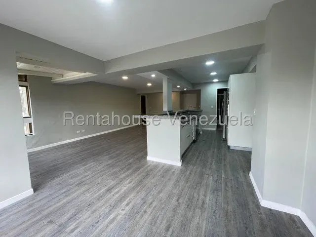 Apartamento venta Fabuloso Los Naranjos del Cafetal 27-2625 - 3