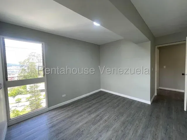 Apartamento venta Fabuloso Los Naranjos del Cafetal 27-2625 - 9