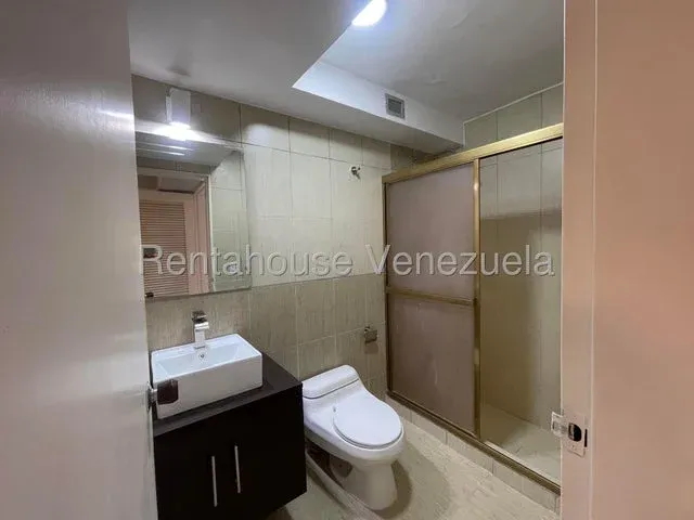 Apartamento venta Fabuloso Los Naranjos del Cafetal 27-2625 - 10