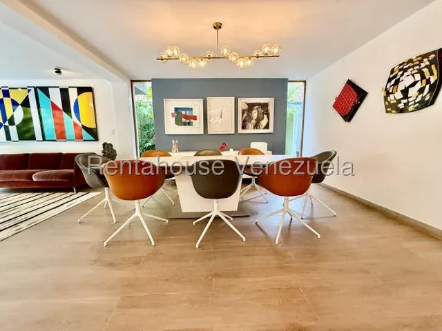 Impactante Casa Venta  Colinas de Tamanaco 27-2907 - 2