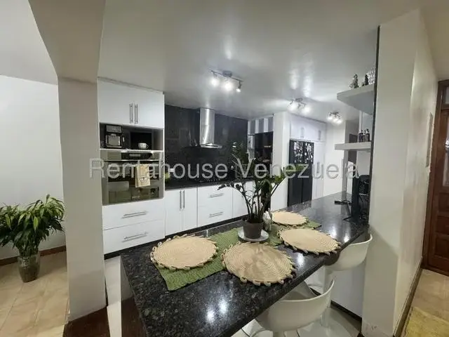 Casa venta La Trinidad  27-3140