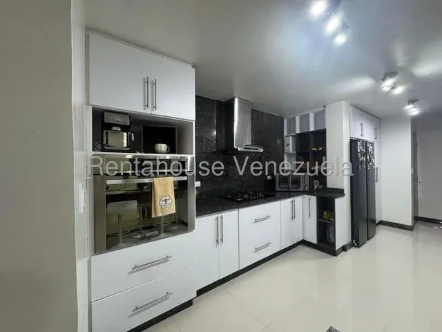 Casa venta La Trinidad 27-3140 - 2