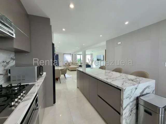 Impactante casa Venta El Cafetal   27-3631 - 5