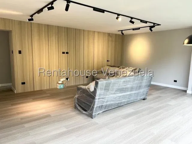 Apartamento Remodelado venta Chuao 27-3713 - 2