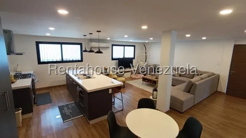 Impactante Casa venta Santa Sofia 27-3998