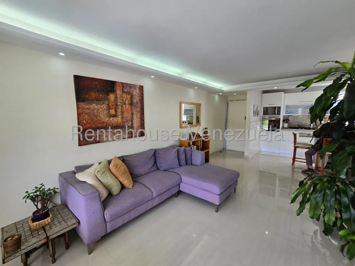 Remodelado Apartamento venta Montalban I 27-4347 - 4