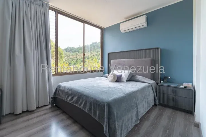 Increible PH  venta Las Esmeraldas    27-4842 - 3