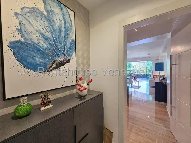 Encantador y Exclusivo Apartamento venta La lagunita Country Club 27-5055
