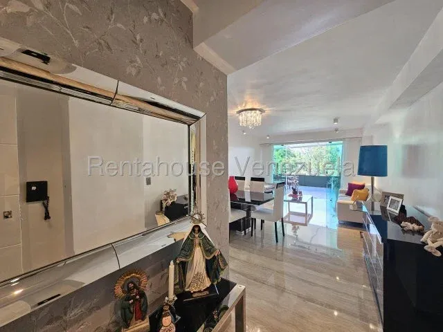 Encantador y Exclusivo Apartamento venta La lagunita Country Club 27-5055 - 2