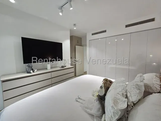 Encantador y Exclusivo Apartamento venta La lagunita Country Club 27-5055 - 12