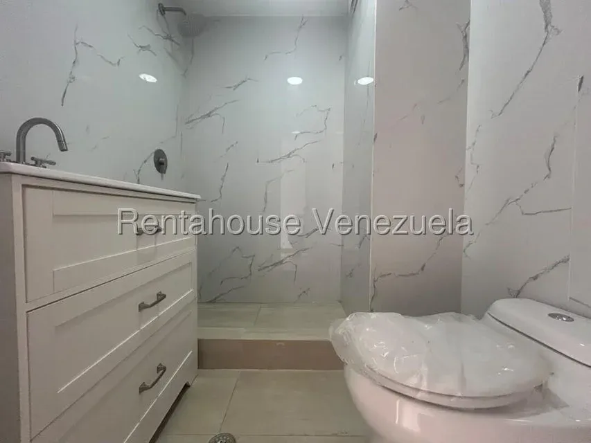Amplio Apartamento en Venta Resd. Balmoral Los Dos Caminos - 10