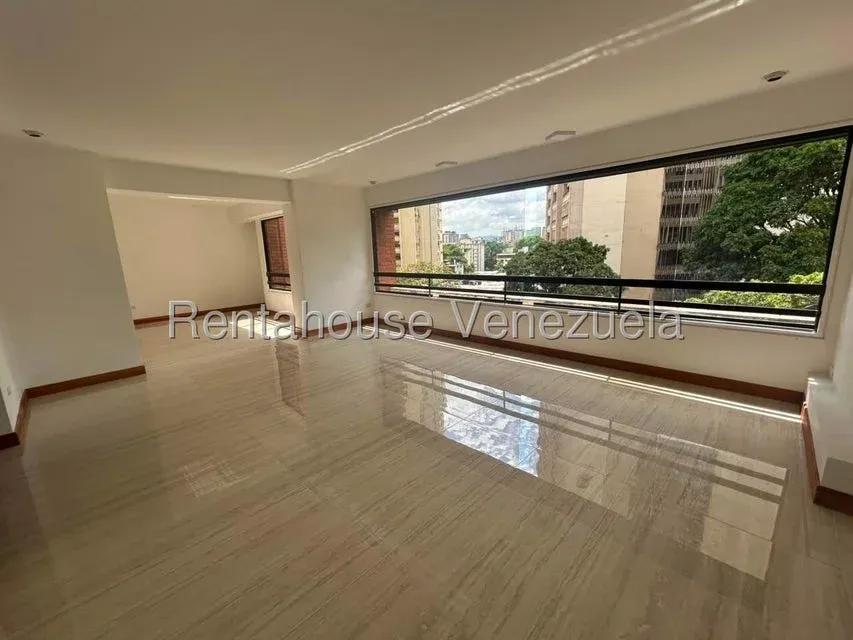 Amplio Apartamento en Venta Resd. Balmoral Los Dos Caminos - 3