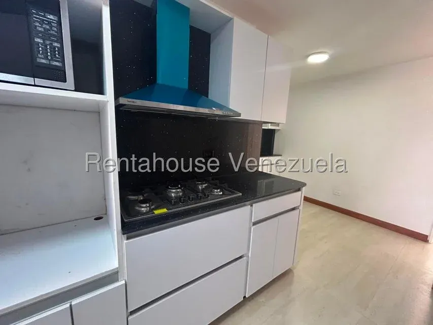Amplio Apartamento en Venta Resd. Balmoral Los Dos Caminos - 8
