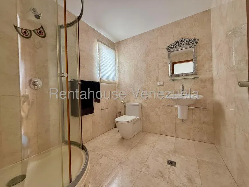 Casa en Venta Colinas del Tamanaco.  950Mtrs2 - 17