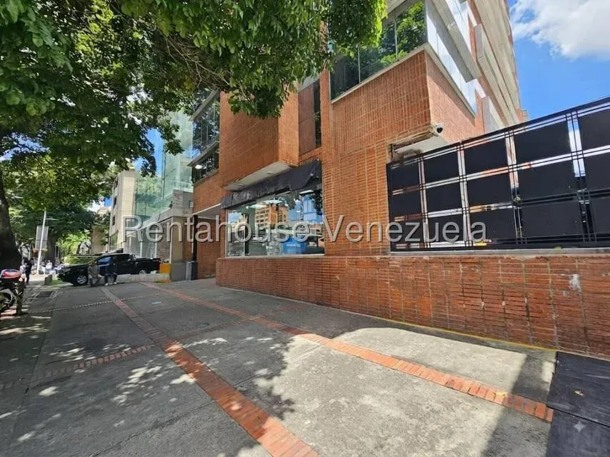 Venta de Local Comercial en Las Mercedes 257Mtrs2 - 3