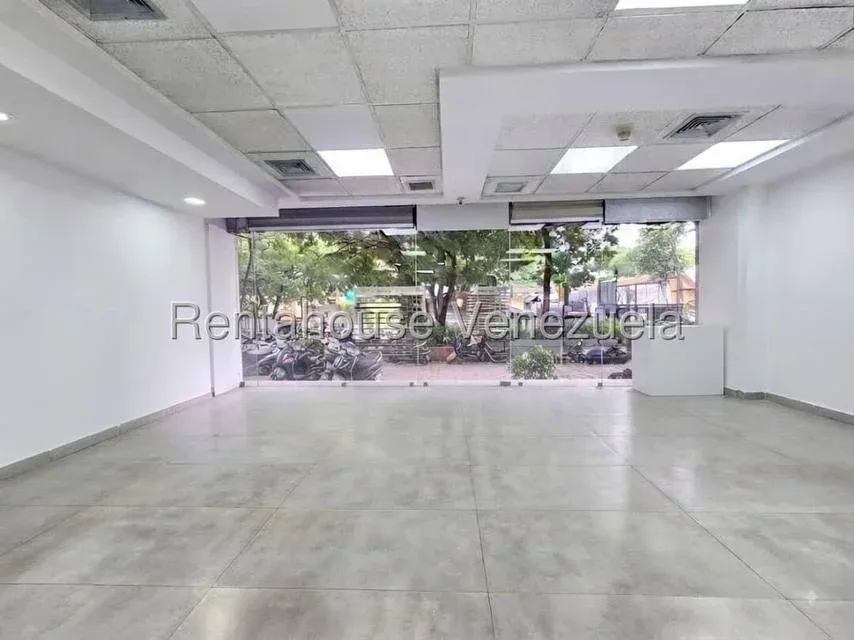 Venta de Local Comercial en Las Mercedes 257Mtrs2 - 4