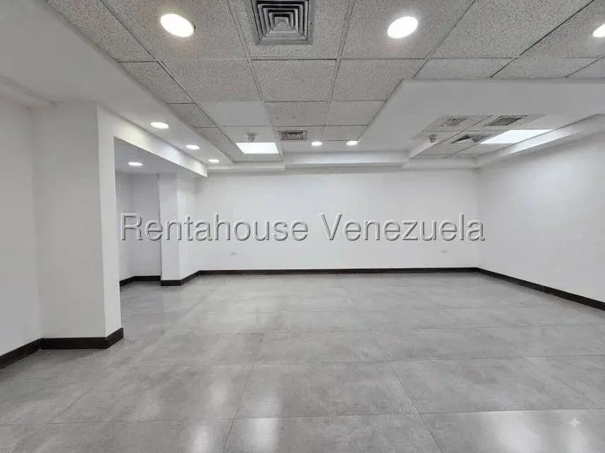 Venta de Local Comercial en Las Mercedes 257Mtrs2 - 9