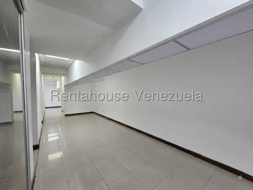 Venta de Local Comercial en Las Mercedes 257Mtrs2 - 13