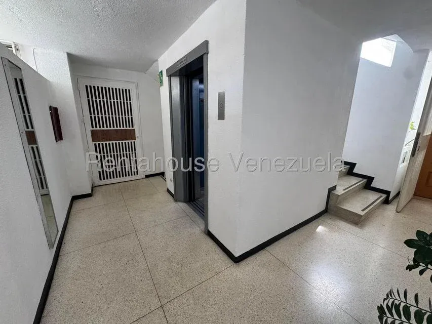 Alquiler de Apartamento en Cumbres de Curumo.  - 3