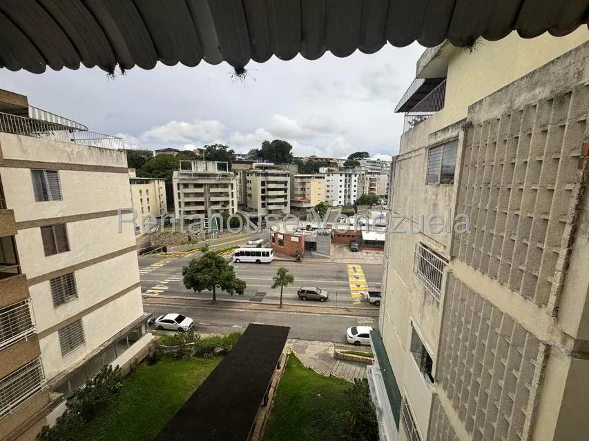 Alquiler de Apartamento en Cumbres de Curumo.  - 4