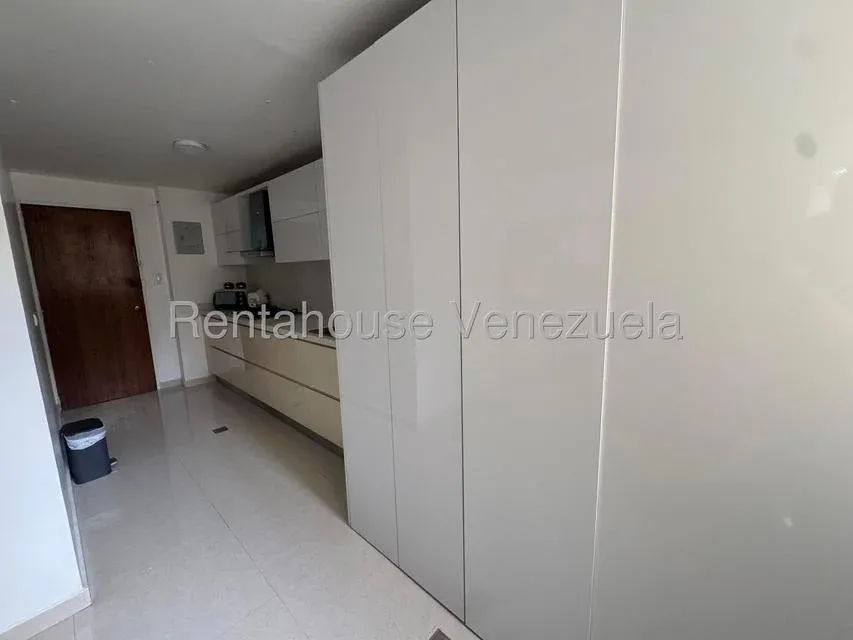 Alquiler de Apartamento en Cumbres de Curumo.  - 9