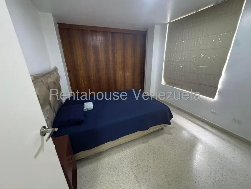 Alquiler de Apartamento en Cumbres de Curumo.  - 12