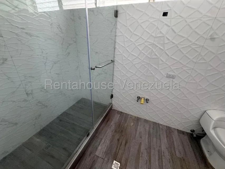 Alquiler de Apartamento en Cumbres de Curumo.  - 16