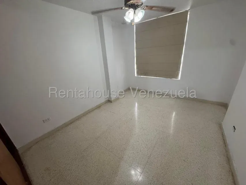 Alquiler de Apartamento en Cumbres de Curumo.  - 18