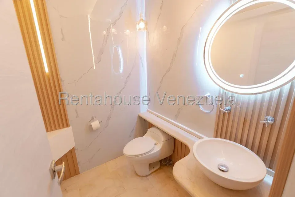 Amplia Casa en venta en Prados del Este  - 13