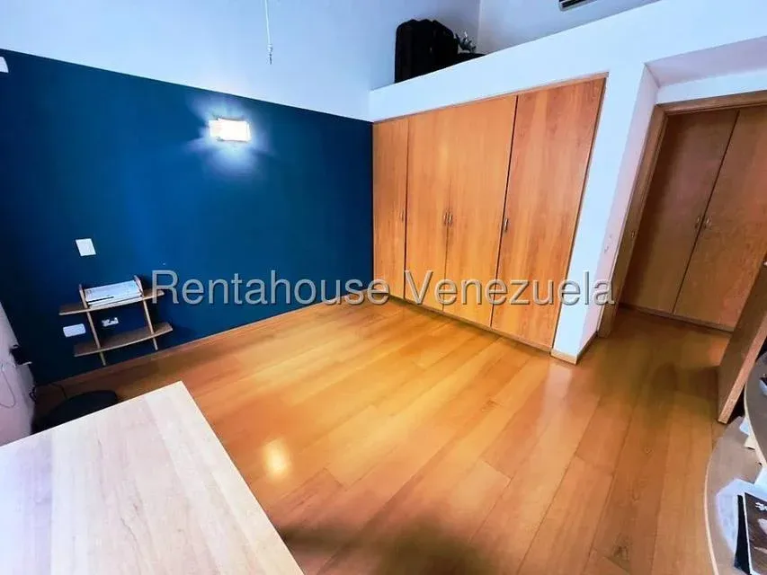 Amplia Casa en venta en Los Samanes - 5
