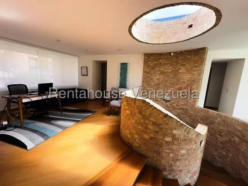 Amplia Casa en venta en Los Samanes - 6