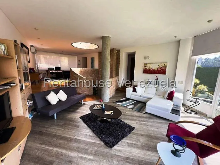 Amplia Casa en venta en Los Samanes - 9