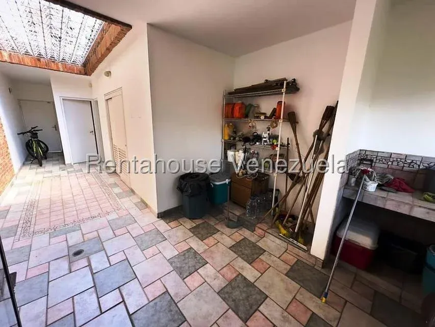 Amplia Casa en venta en Los Samanes - 19