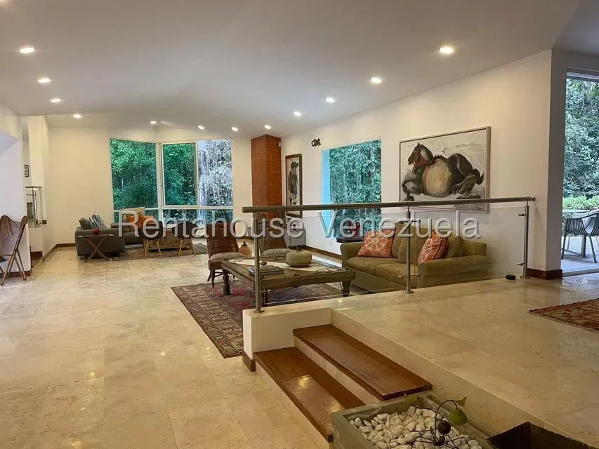 Amplia Casa en Venta en Alto Hatillo - 4