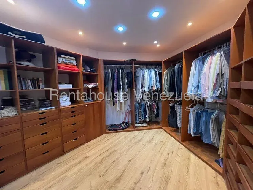 Amplia Casa en Venta en Alto Hatillo - 19