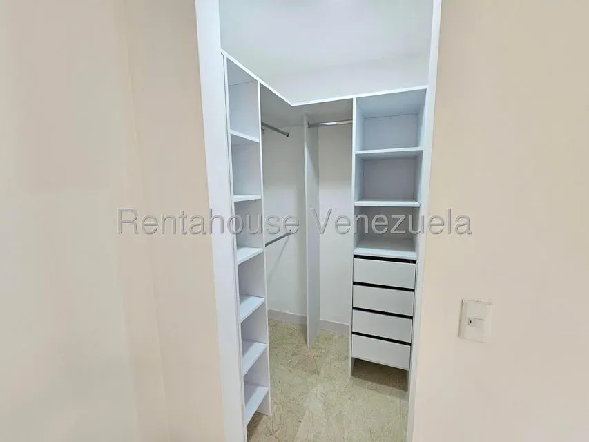 Apartamento en Venta en la Boyera. 8 años de construccion - 13