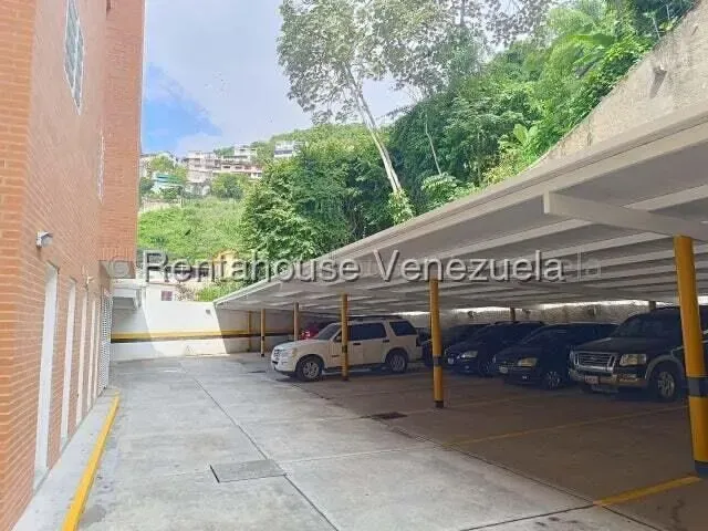 Alquiler de Apartamento en Los Chaguaramos. Amoblado #27-1022 - 18