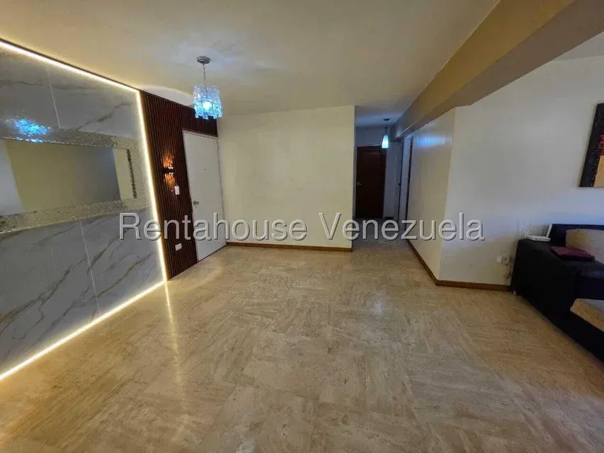 Alquiler de Apartamento en Los Chaguaramos. Amoblado #27-1022 - 6