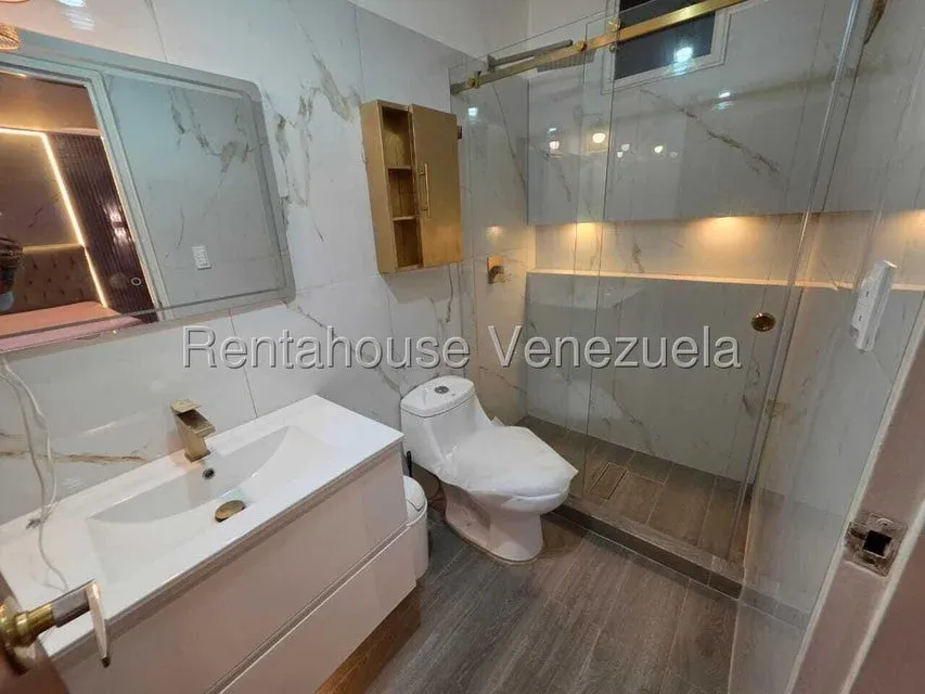 Alquiler de Apartamento en Los Chaguaramos. Amoblado #27-1022 - 7