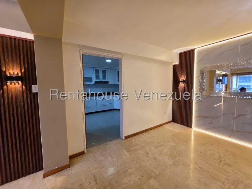 Alquiler de Apartamento en Los Chaguaramos. Amoblado #27-1022 - 8