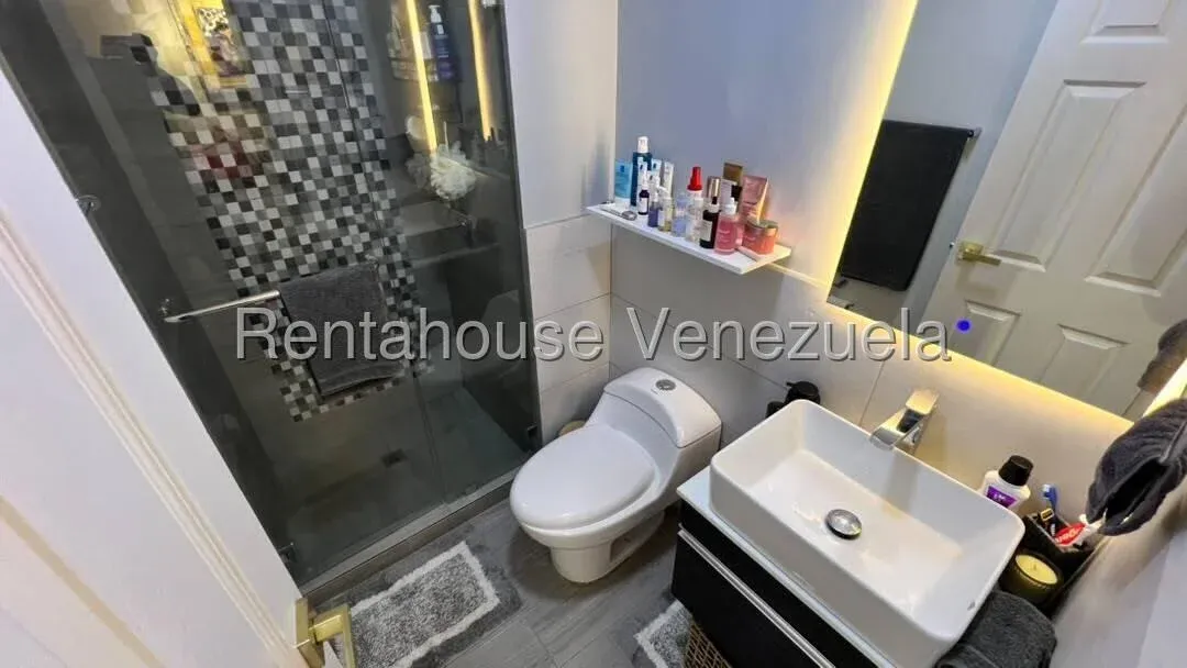Venta de Apartamento en Los Naranjos Humboldt #26-6124 - 16