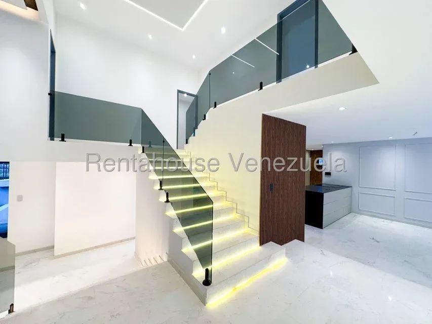 Impecable Casa en Venta en La Tahona. Calle Cerrada #27-5955 - 12