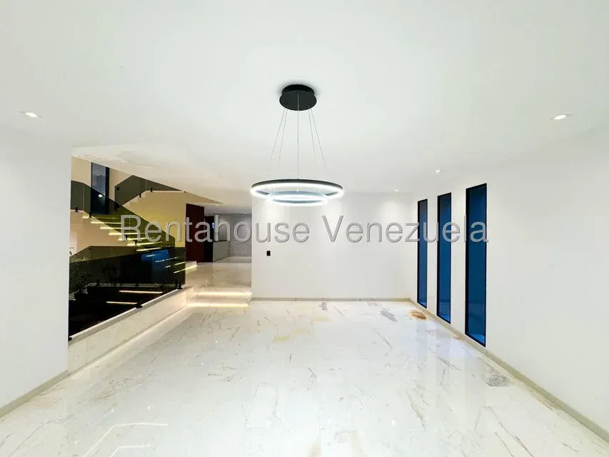 Impecable Casa en Venta en La Tahona. Calle Cerrada #27-5955 - 13