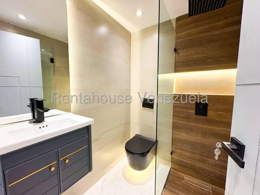 Impecable Casa en Venta en La Tahona. Calle Cerrada #27-5955 - 17