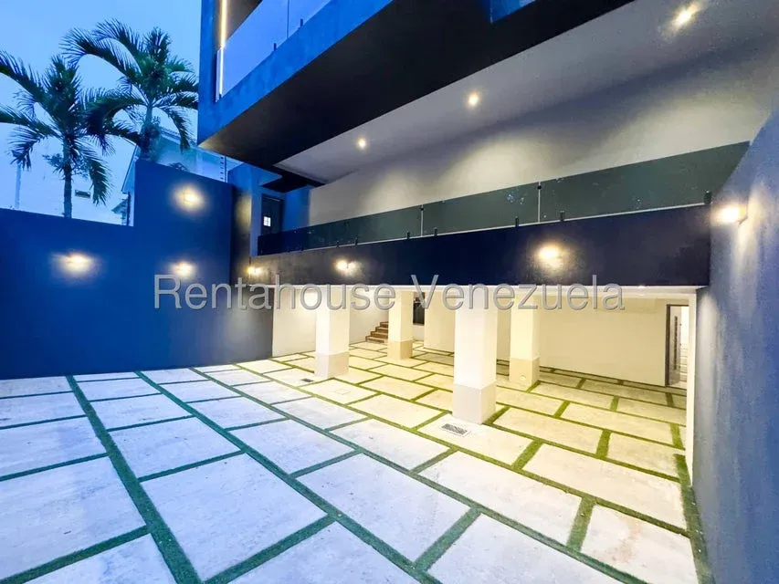 Impecable Casa en Venta en La Tahona. Calle Cerrada #27-5955 - 35