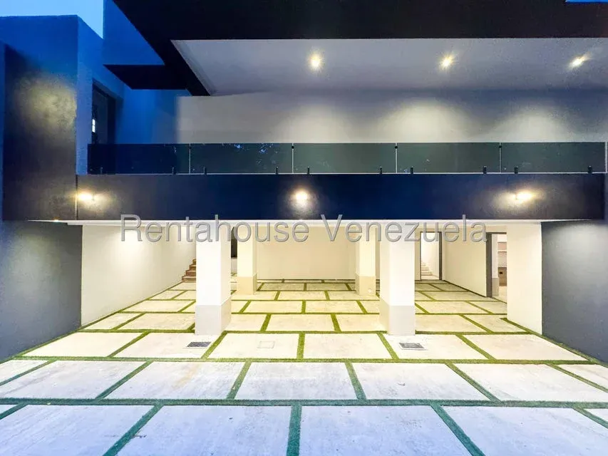 Impecable Casa en Venta en La Tahona. Calle Cerrada #27-5955 - 36