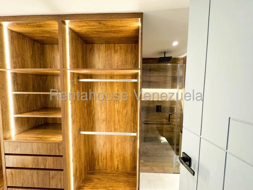 Impecable Casa en Venta en La Tahona. Calle Cerrada #27-5955 - 32